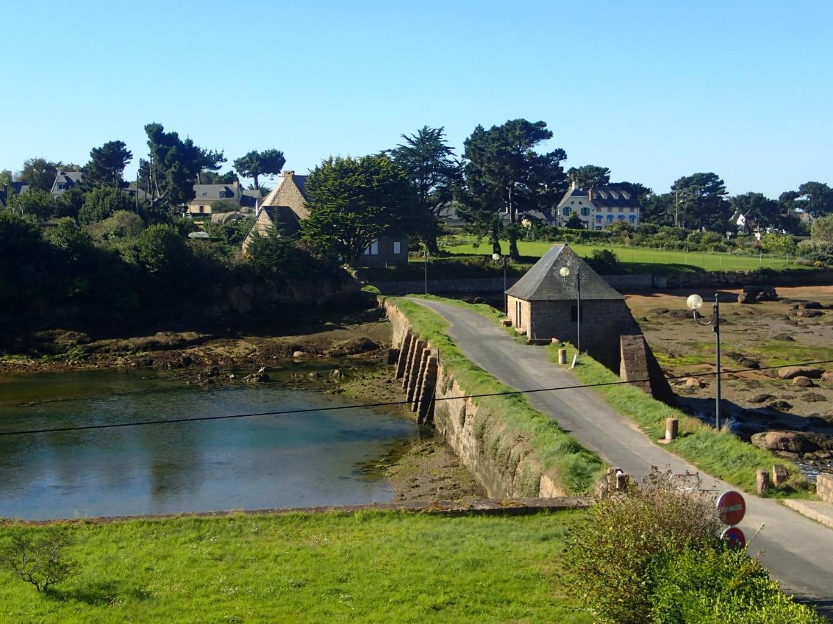 Studio Les Pieds Dans L'Eau Au Port De Ploumanac'H Perros-Guirec Exteriör bild